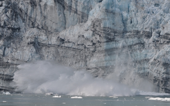 Margerie Glacier calving